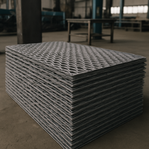 Лист ПВЛ нержавеющий 2х1000х2000 мм AISI 201 в наличии в Курске